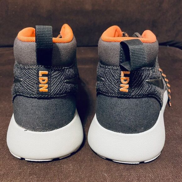 NEW Nike Roshe Run Mid QS London Mens Size 9 US Sneakers Smoke Cool Gray Granite - Picture 7 of 8